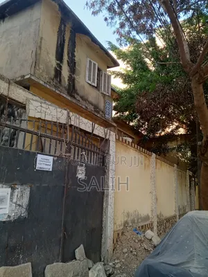 5chbre Villa dans Salih-Immo, Dakar Plateau à Vendre