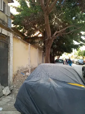 5chbre Villa dans Salih-Immo, Dakar Plateau à Vendre