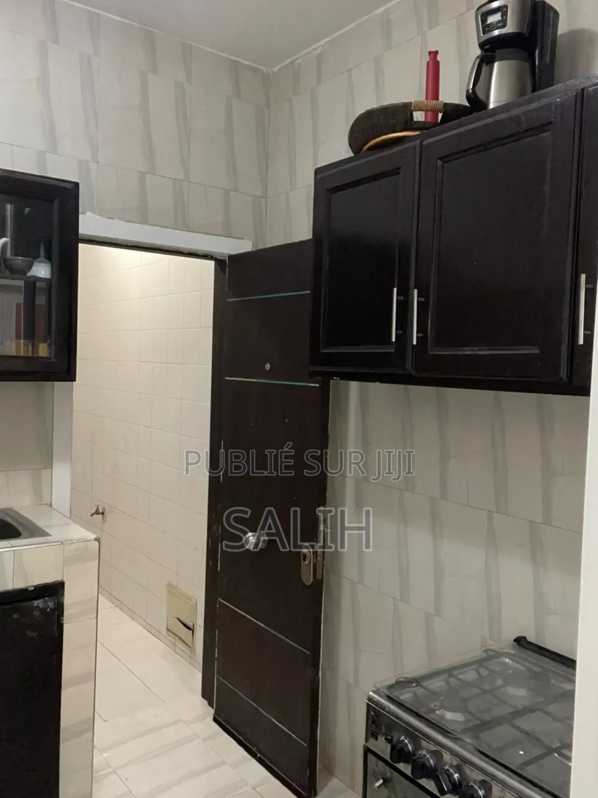 Furnished 2chbre Appartement dans Salih-Immo, Yoff à Louer