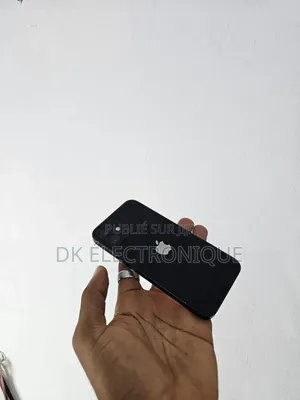 Apple iPhone 12 64 GB Noir