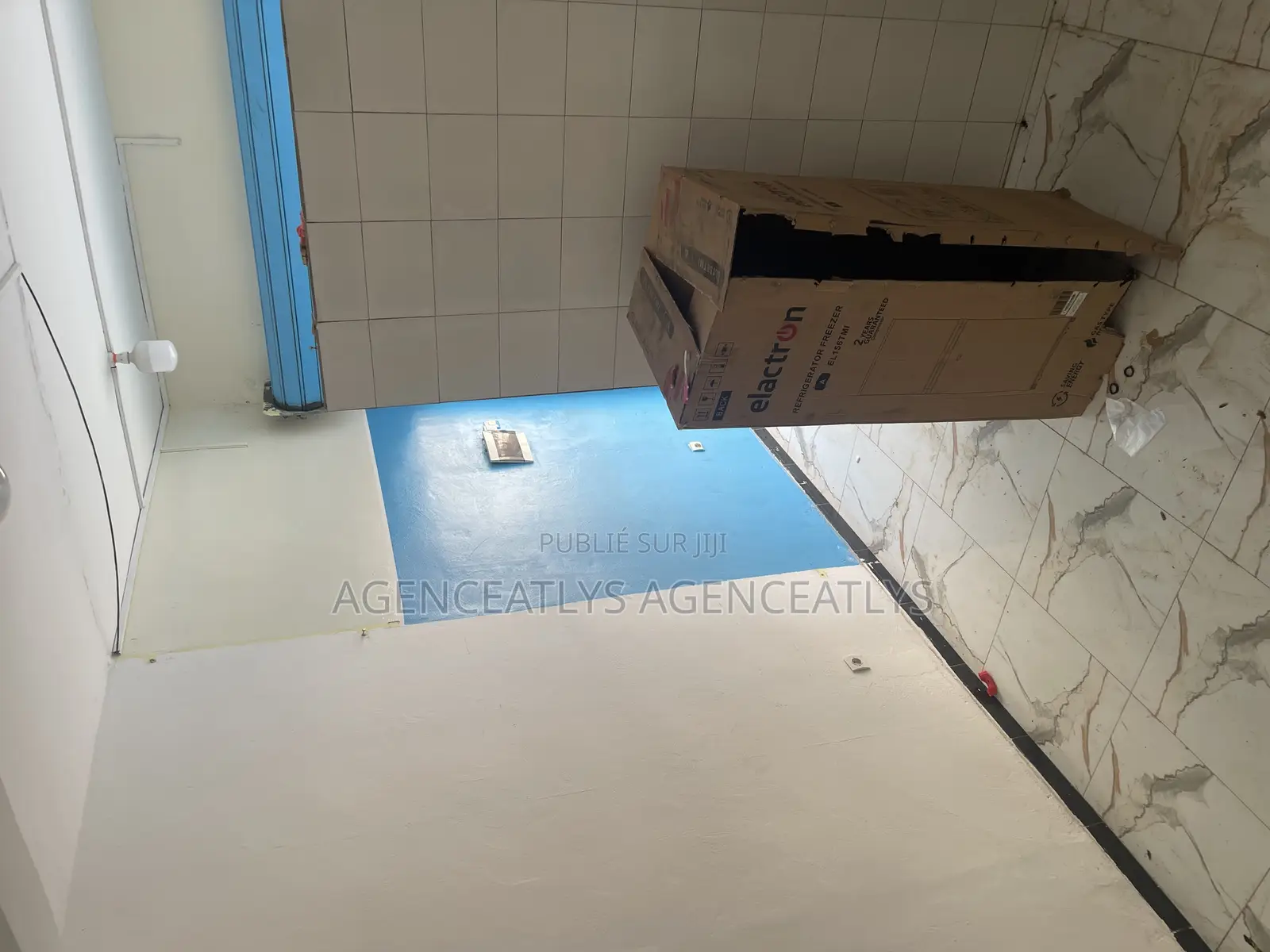 Magasin Avec Salle De Bain a Louer