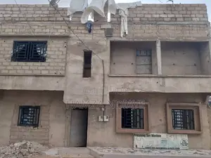 Photo - 7chbre Maison dans Laye Pdg, Région de Dakar à Vendre