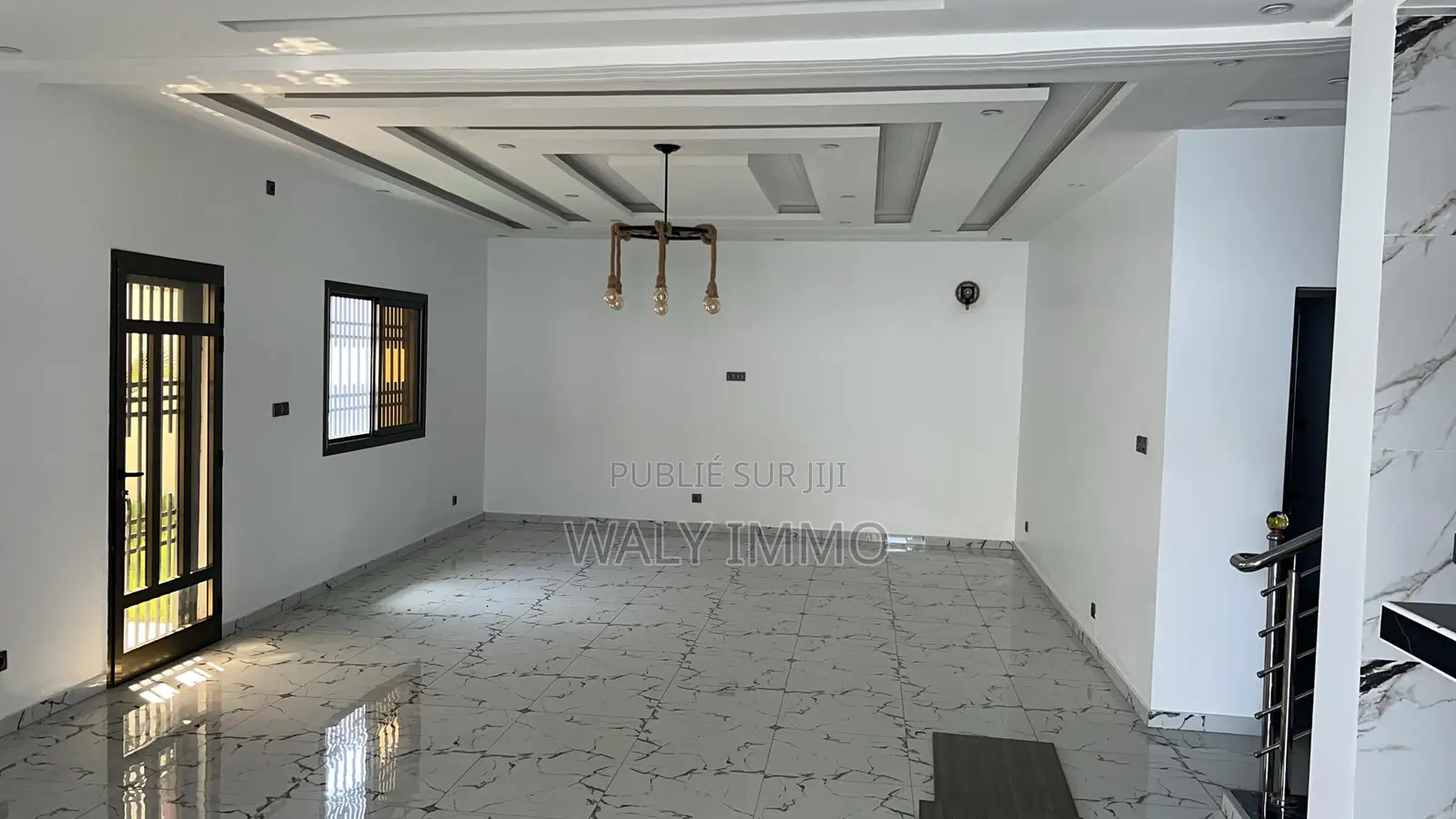 4chbre Maison dans Villa, Thiès Sud à Vendre