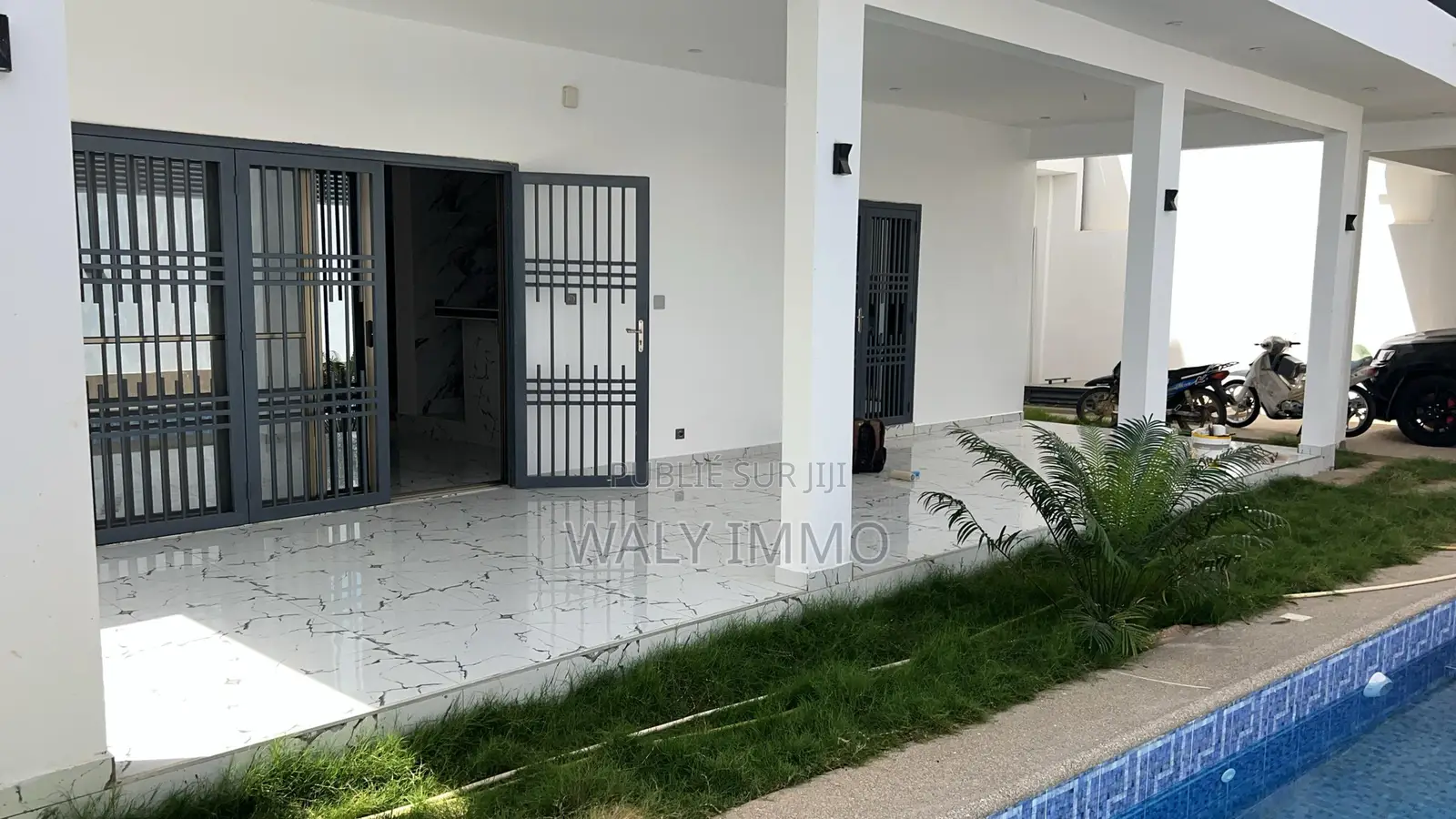 4chbre Maison dans Villa, Thiès Sud à Vendre