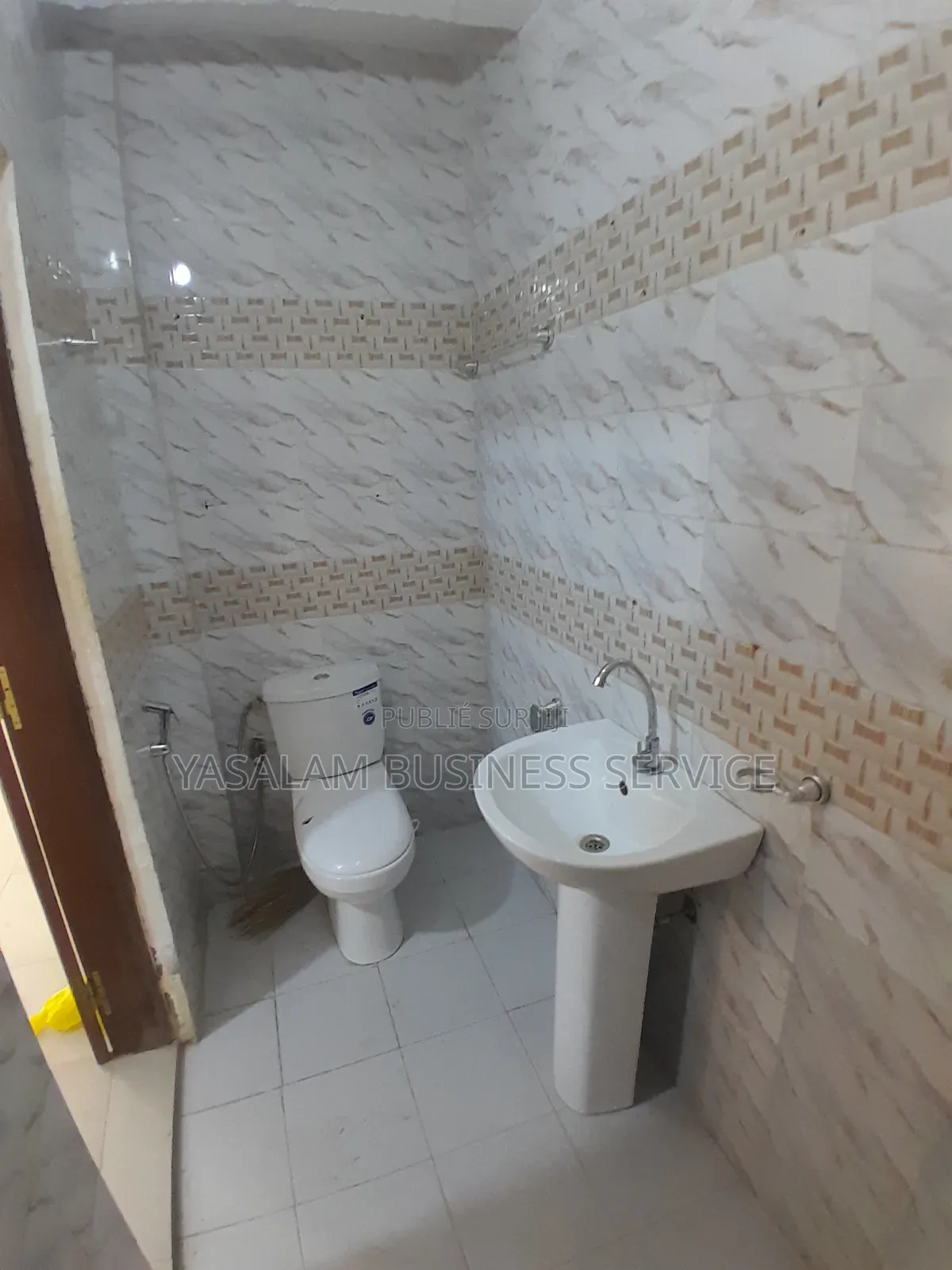 1chbre Studio dans Yasalam Business, Patte d'Oie à Louer