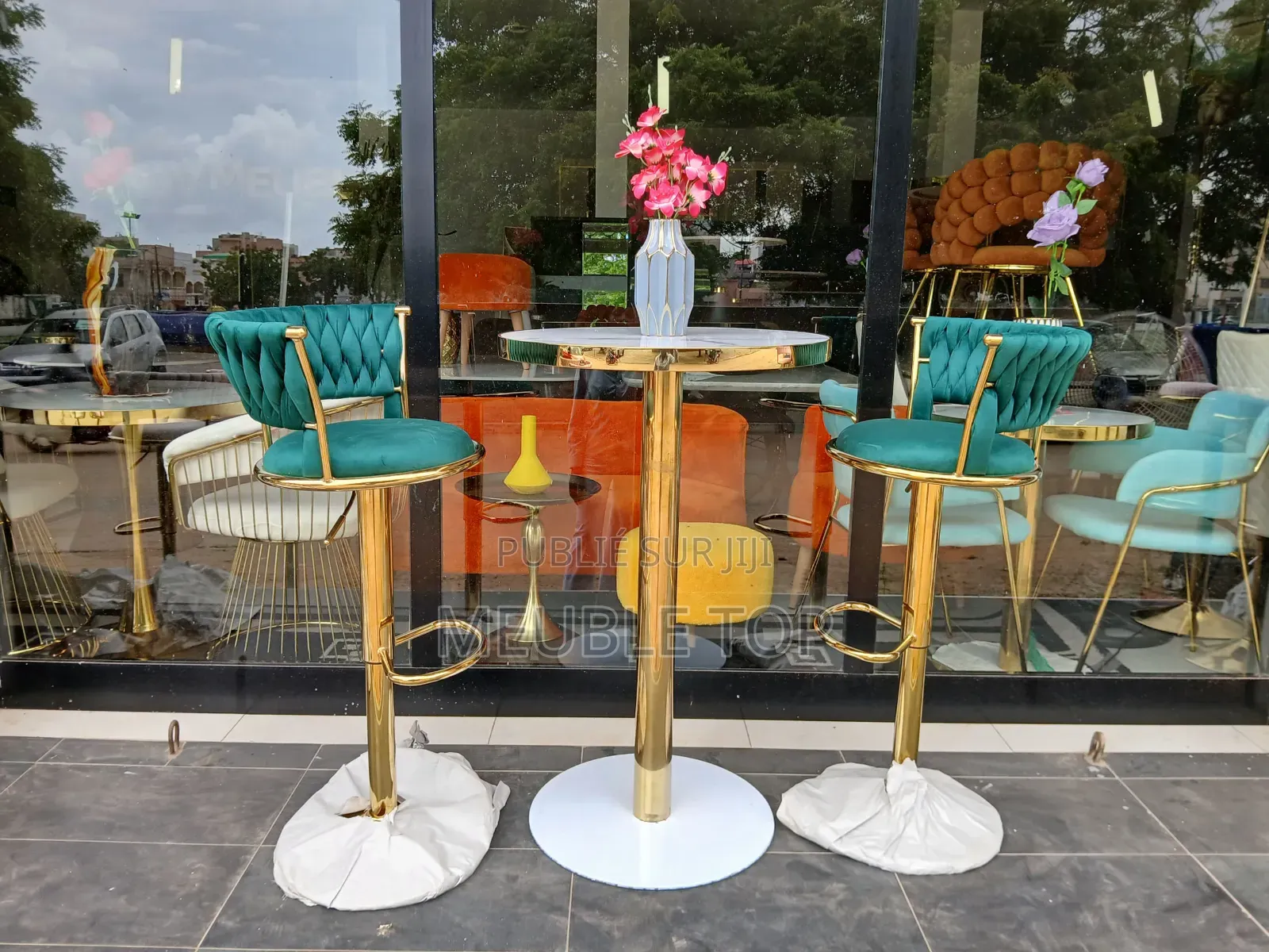 Tête-À-Têtes Neufs