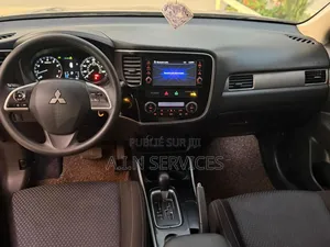 Mitsubishi Outlander 2018 Gris