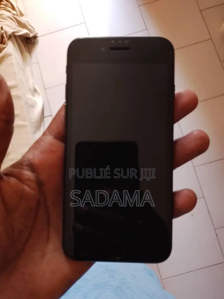 New Apple iPhone SE (2022) 64 GB Black