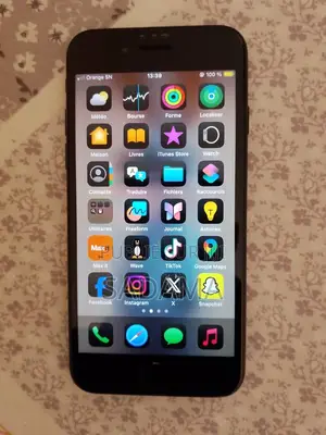 New Apple iPhone SE (2022) 64 GB Black