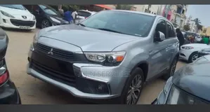 Photo - Mitsubishi RVR 2017 Gris