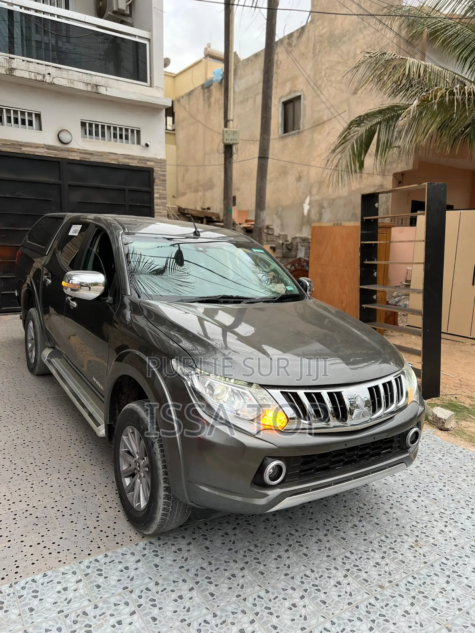 Mitsubishi L200 2019 Gris