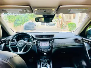 Nissan Rogue 2017 Orange