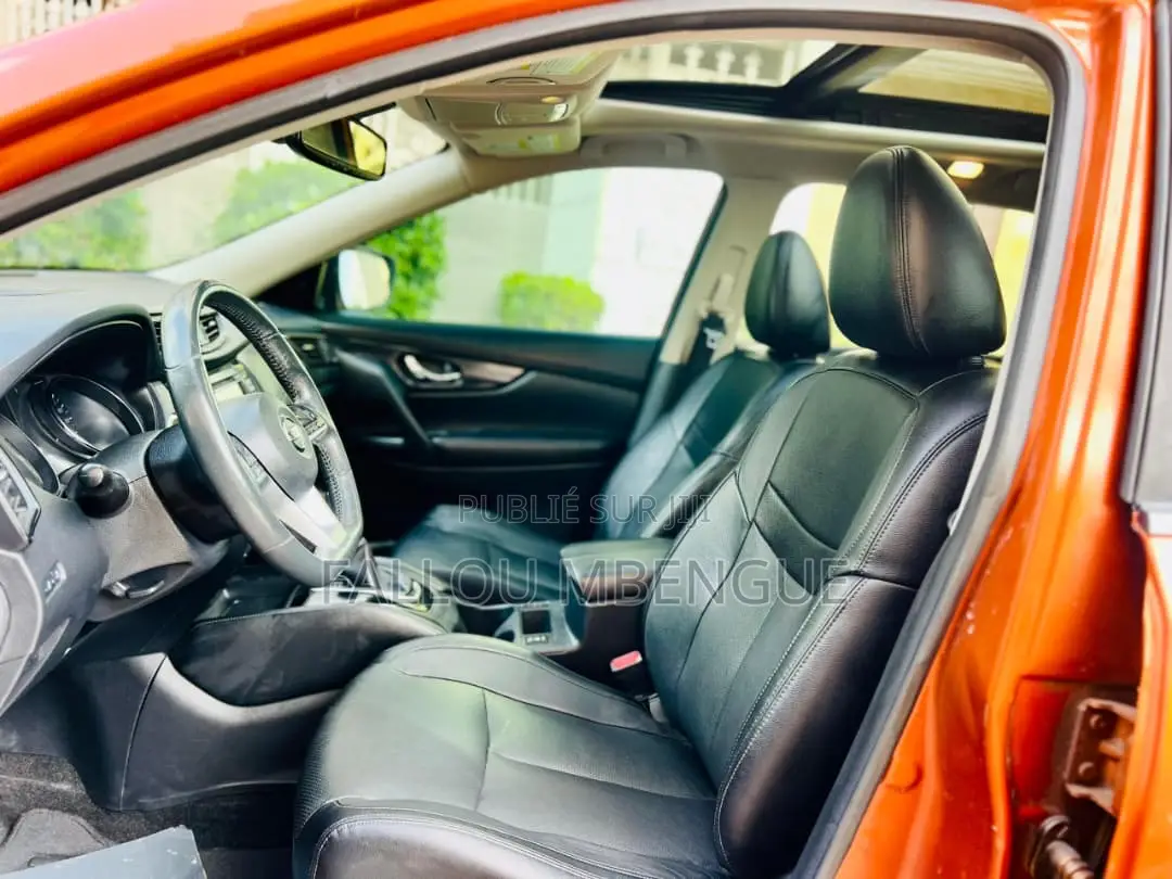 Nissan Rogue 2017 Orange