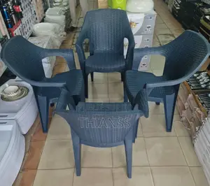 4 Chaises Plastique Original