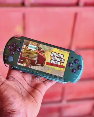 Photo - PSP Slim Venant Propre 20 Jeux