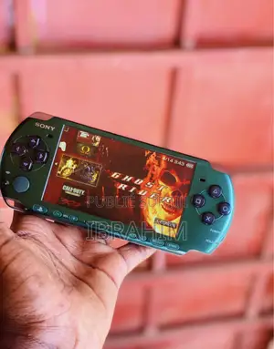 PSP Slim Venant Propre 20 Jeux