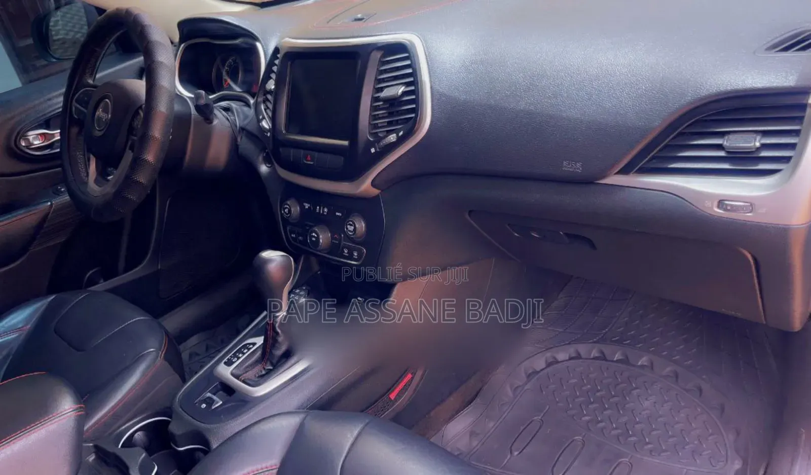 Location Jeep Cherokee Trailhawk