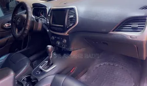 Location Jeep Cherokee Trailhawk