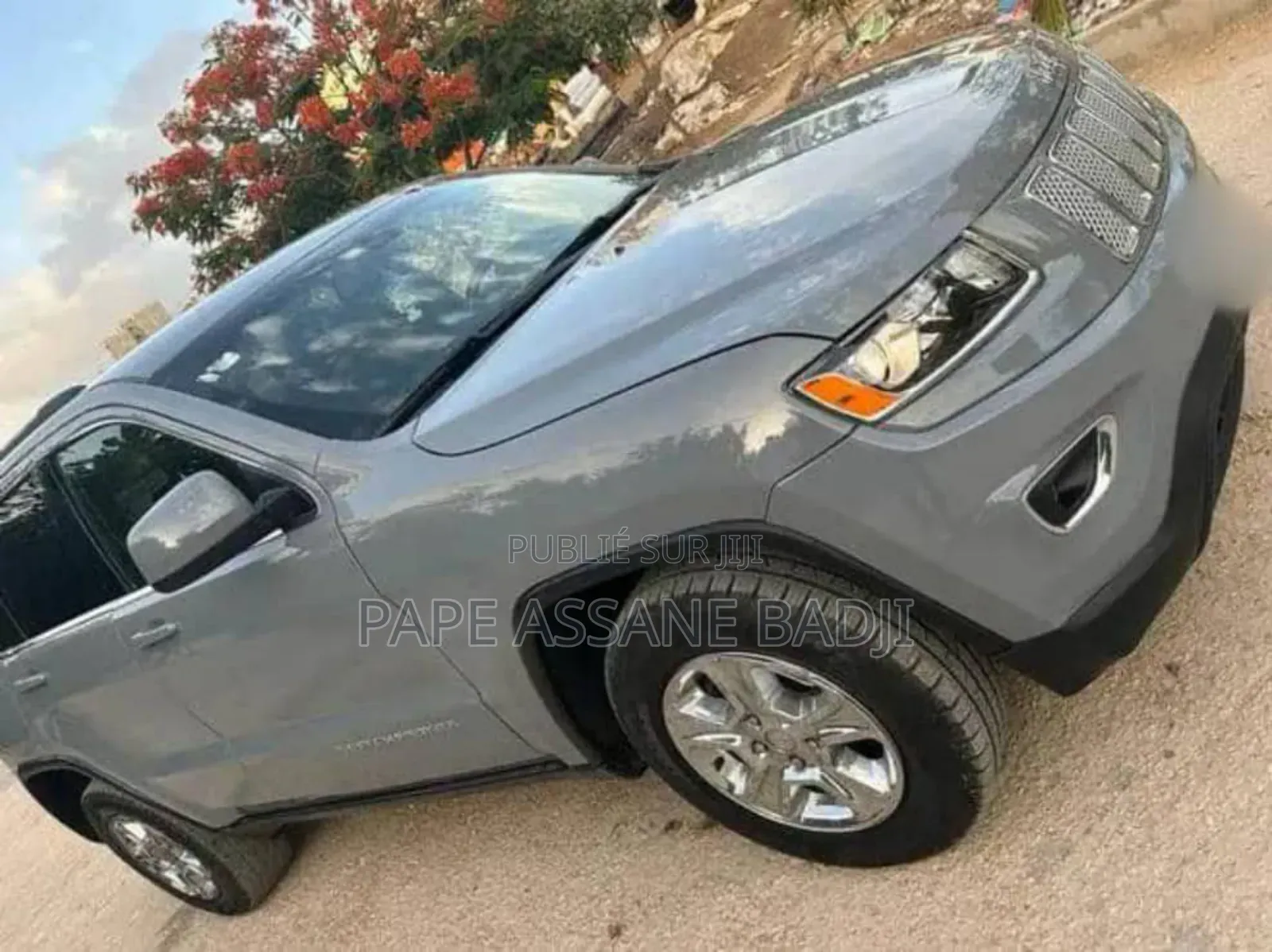 Location Jeep Grand Cherokee Laredo