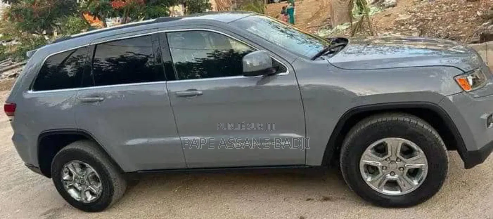 Location Jeep Grand Cherokee Laredo