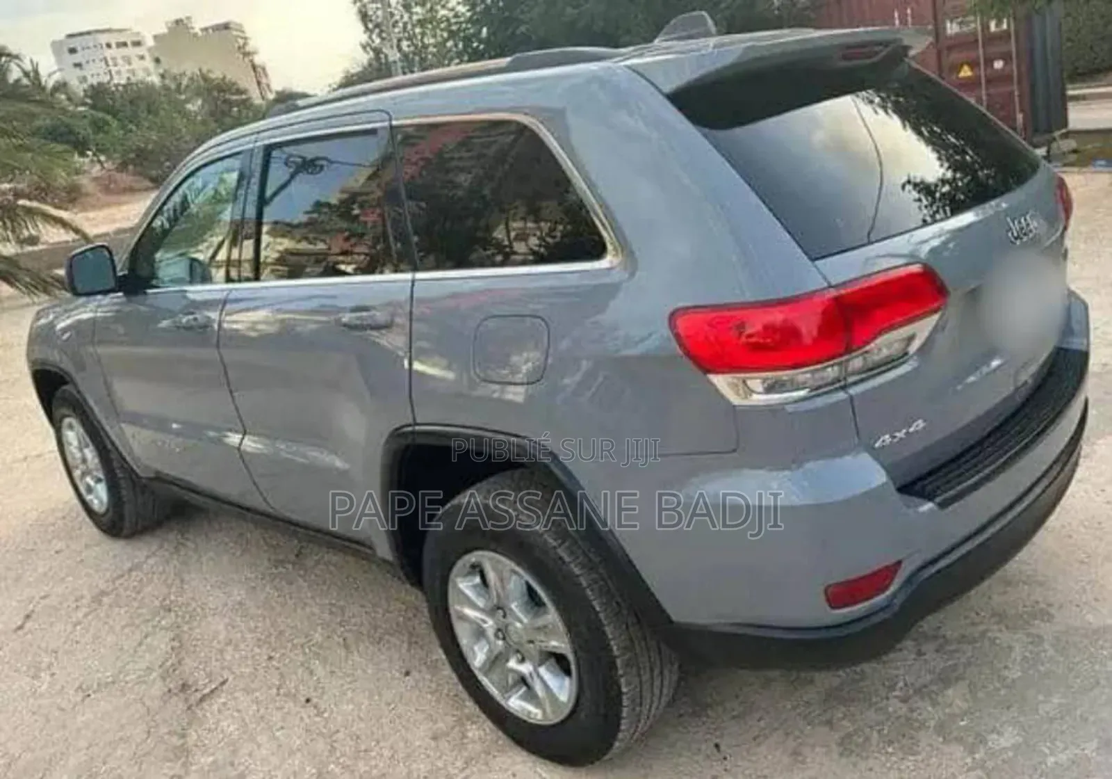 Location Jeep Grand Cherokee Laredo