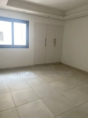 Photo - 5chbre Appartement dans Appartement F5 Haut, Dakar Plateau à Louer