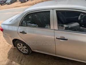Toyota Corolla L 4dr Sedan (1.8L 4cyl 4A) 2014 Gris