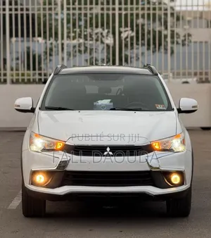 Photo - Mitsubishi Outlander 2017 Blanc