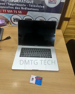Photo - Ordinateur Portable Apple MacBook 2017 16GB Intel Core I7 SSD 256GB