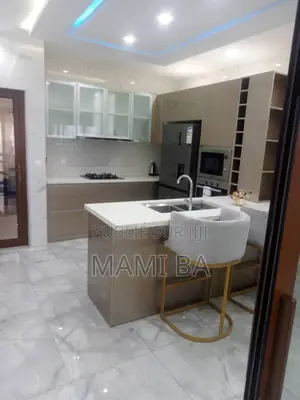 Furnished 3chbre Appartement dans Meublé, Almadies à Louer