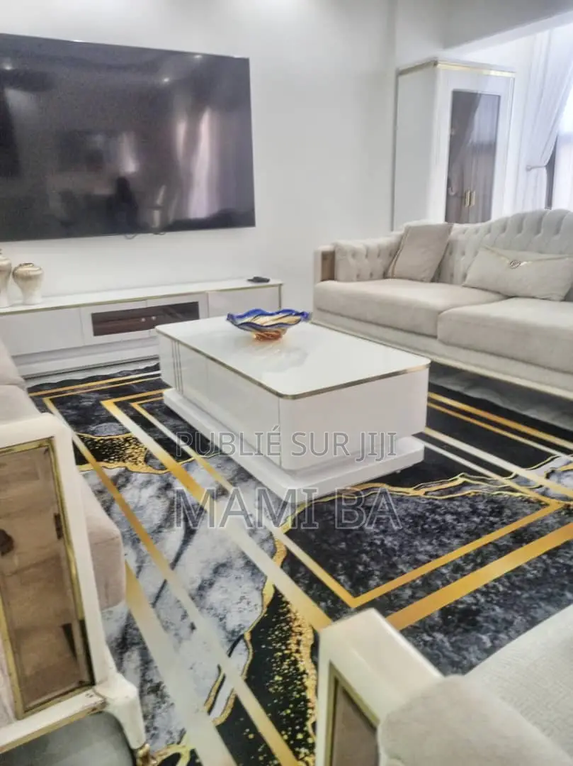 Furnished 3chbre Appartement dans Meublé, Almadies à Louer