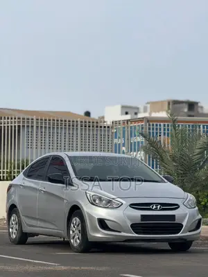 Photo - Hyundai Accent 2016 Gris