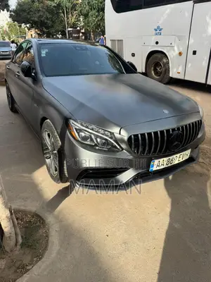 Photo - Mercedes-Benz C43 2017 Gris