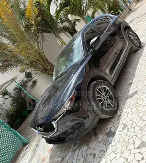 Photo - Mazda CX-5 Touring AWD 2017 Black