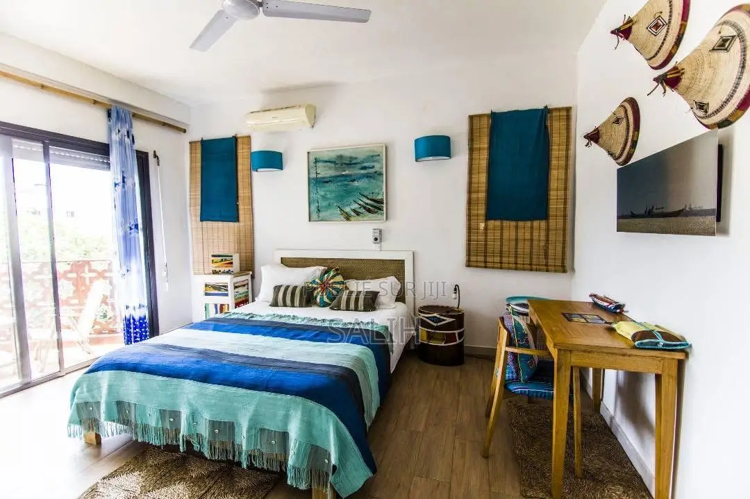 11chbre Maison dans Salih-Immo, Yoff à Vendre