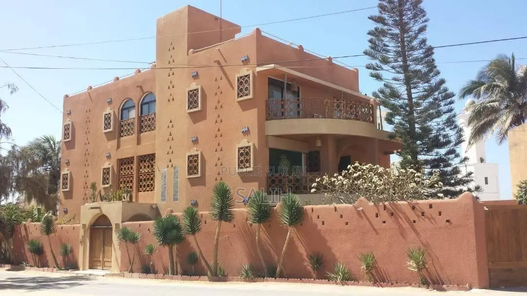 11chbre Maison dans Salih-Immo, Yoff à Vendre