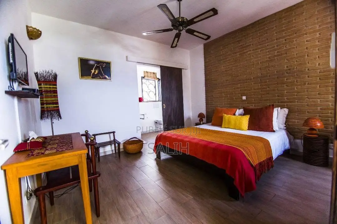 11chbre Maison dans Salih-Immo, Yoff à Vendre