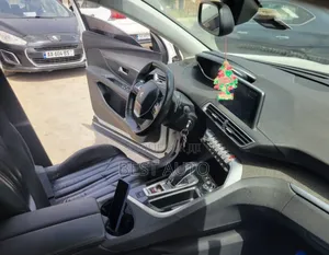 PEUGEOT 3008 2019 Blanc