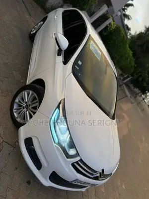 Photo - Citroen C4 2018 Blanc