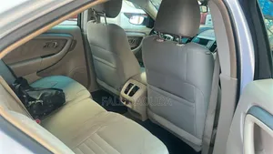 Ford Taurus 4dr Sedan 2016 Blanc