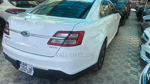 Ford Taurus 4dr Sedan 2016 Blanc