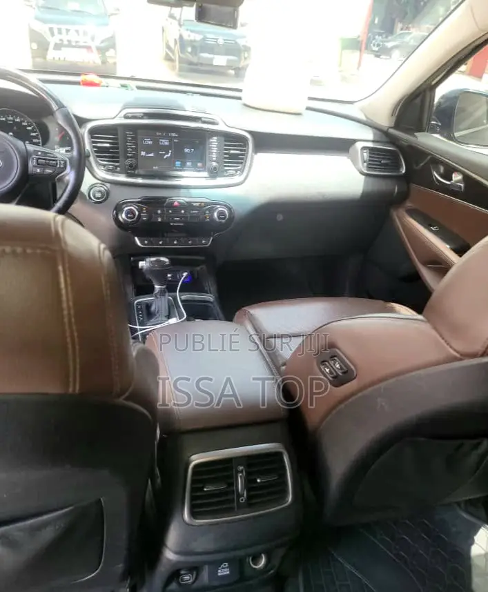 Kia Sorento 4dr SUV 2016 Black