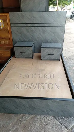 Photo - Lit 2 Places Avec Les 2 Commodes en Bois Laminé