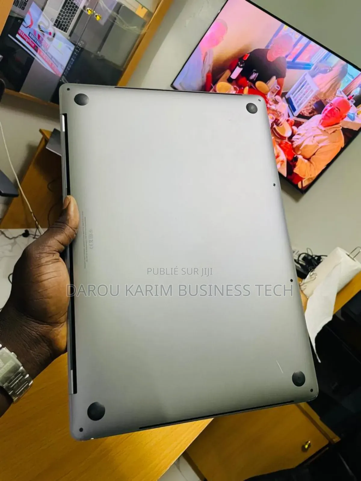 New Apple MacBook Pro 2019 16GB Intel Core I9 SSD 512GB