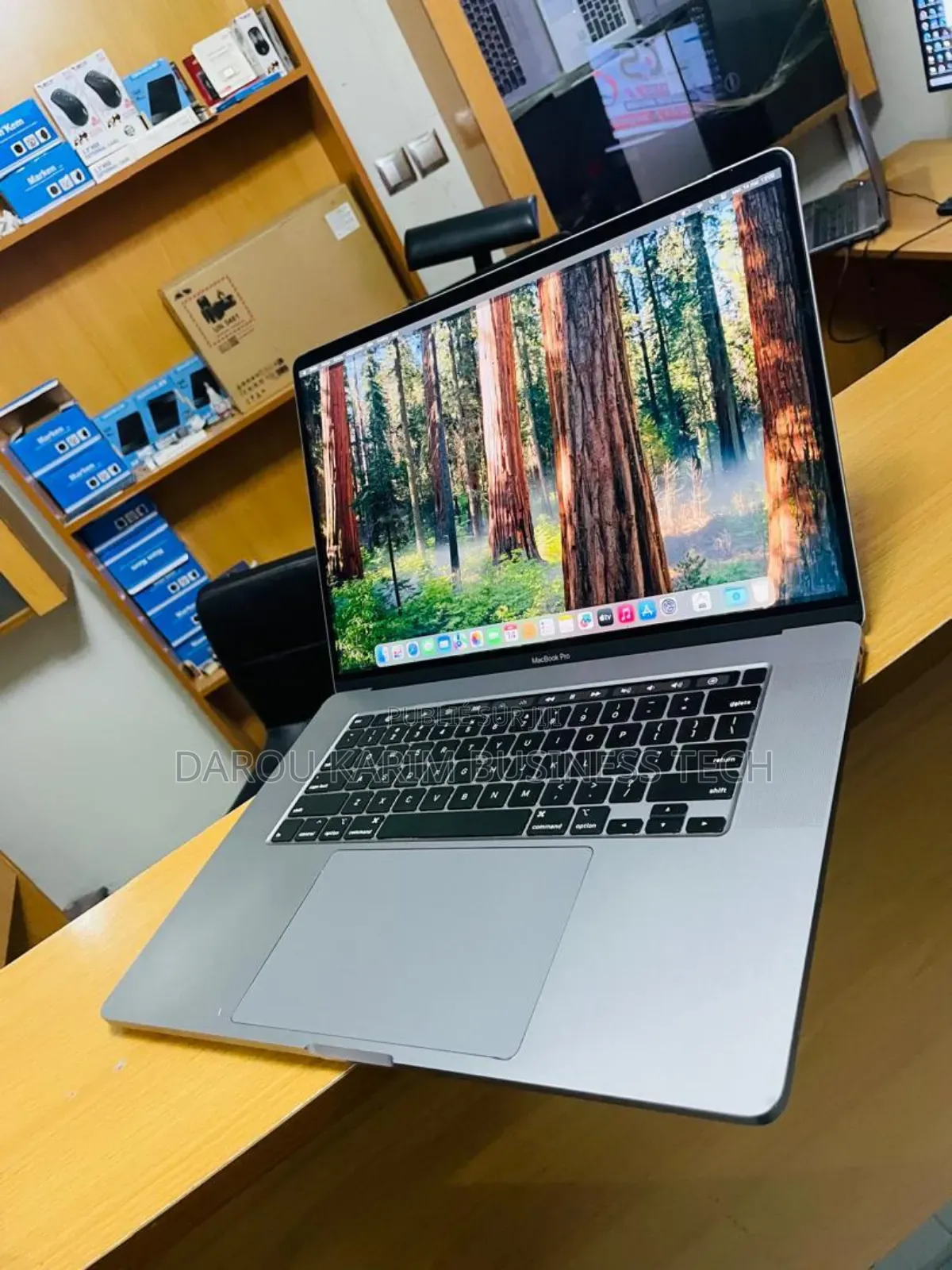 New Apple MacBook Pro 2019 16GB Intel Core I9 SSD 512GB