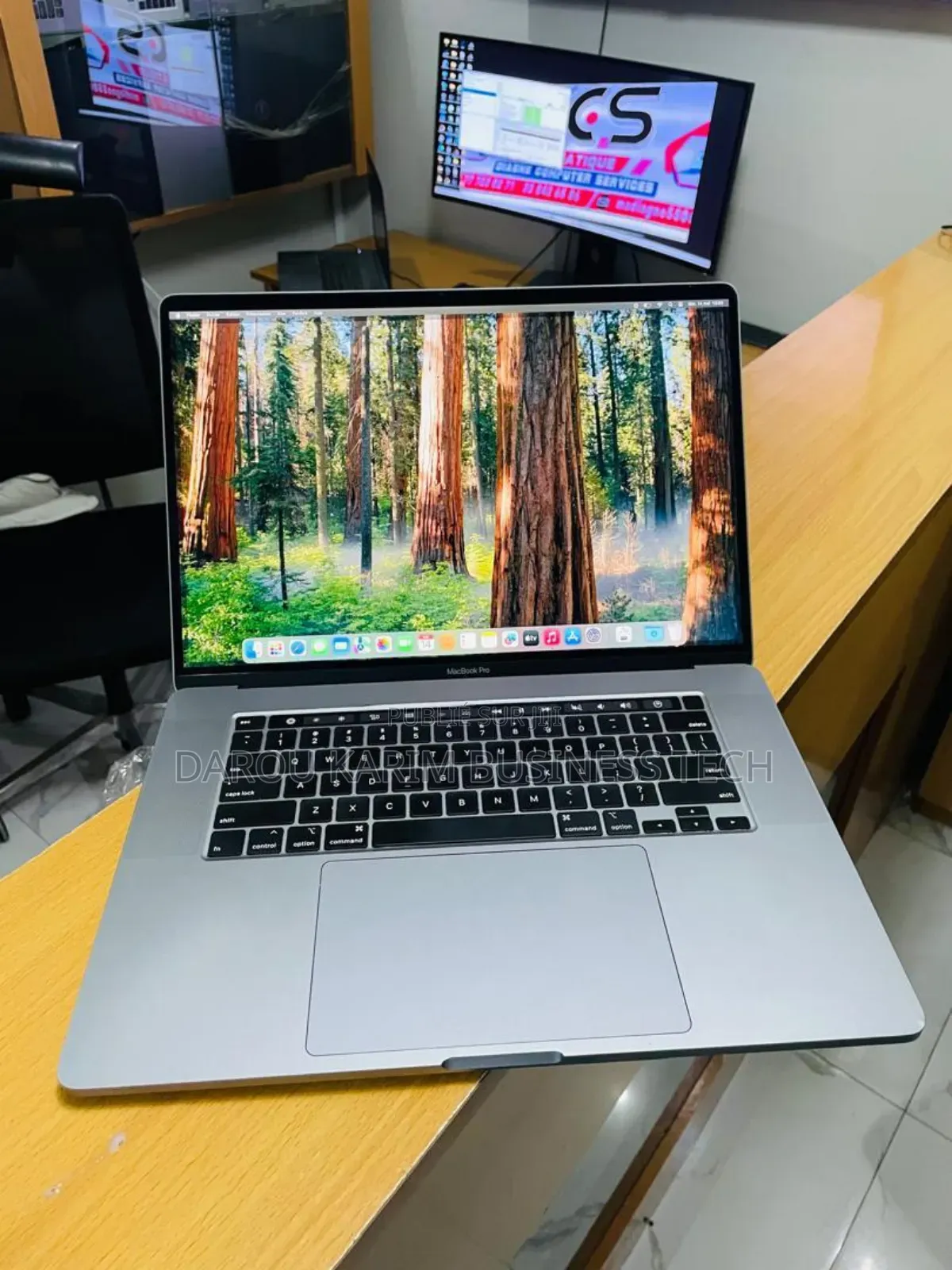 New Apple MacBook Pro 2019 16GB Intel Core I9 SSD 512GB