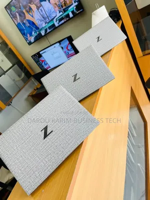 New HP ZBook Firefly 14 G7 16GB Intel Core i7 SSD 256GB