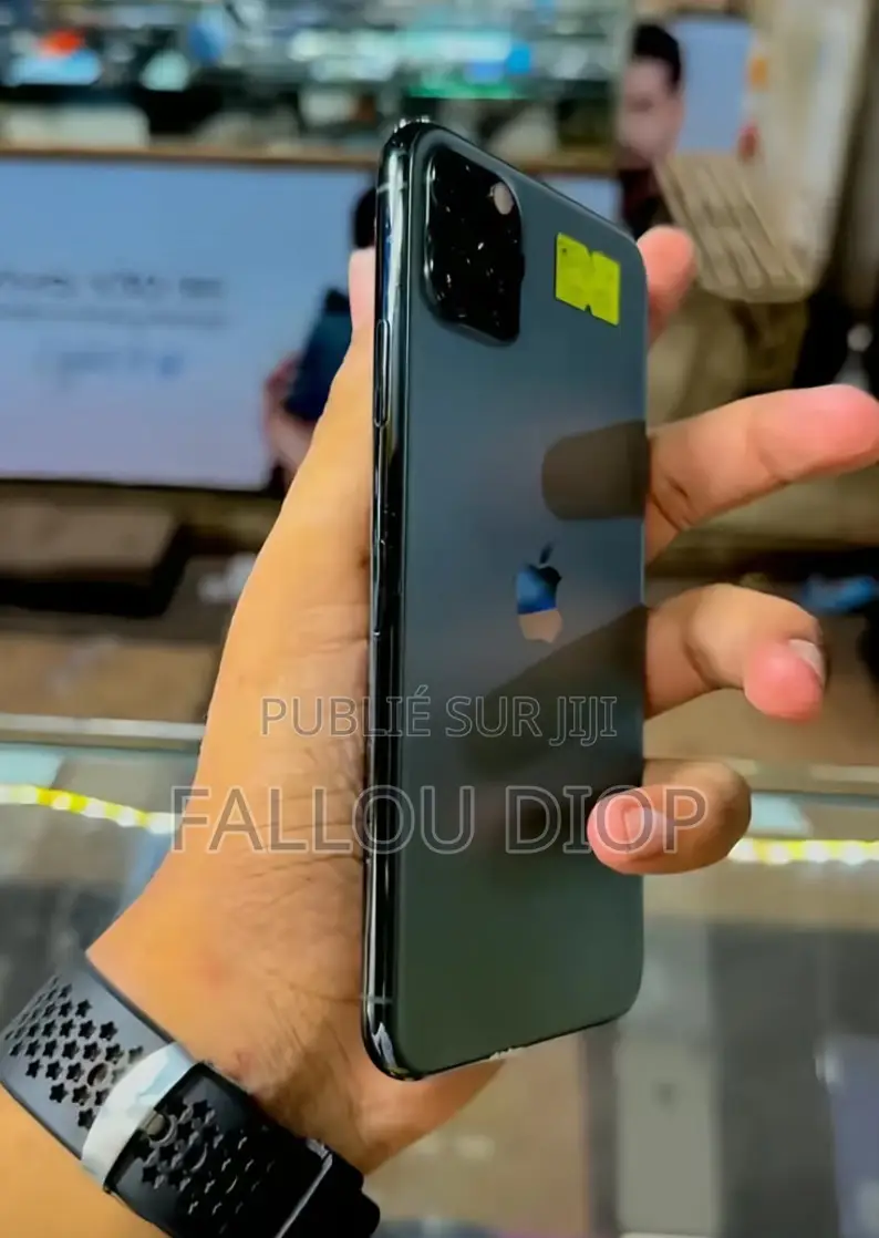 New Apple iPhone 11 Pro Max 64 GB Black