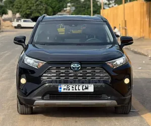 Photo - Toyota RAV4 2020 Black