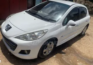 Peugeot 207 2012 Blanc